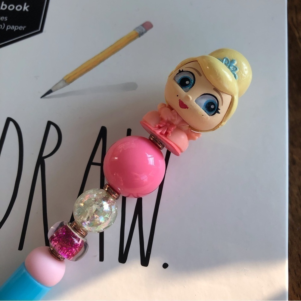 Disney doorables: The Princess and The Frog: Charlotte handmade beaded pen